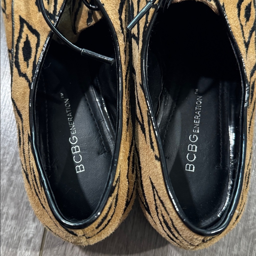 BCBG printed loafers size 8 - Picture 5 of 6
